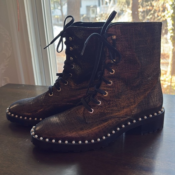 NWOB STUART WEITZMAN “Allie” boot in gold - Picture 2 of 9